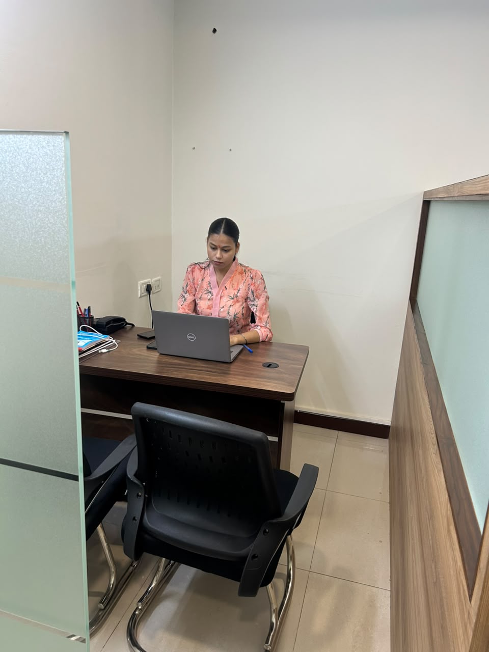 Globe Grad Office 4